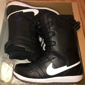Nike Vapen Snowboarding Boots